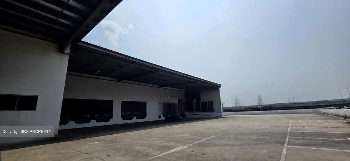Pioneer Road (D22), Factory #626015271